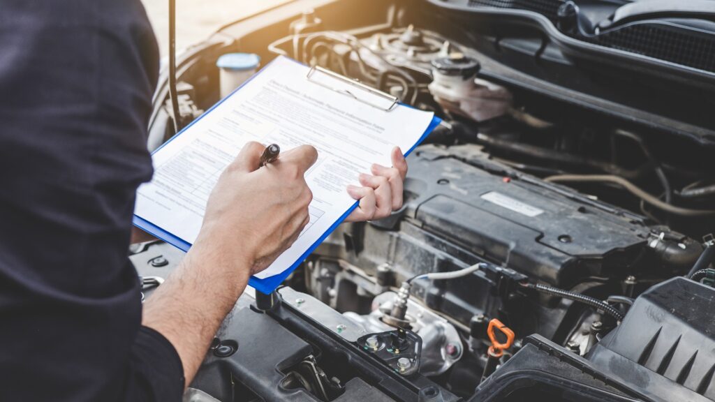 Dienstleistungen Auto Motor Maschine Konzept, Automechaniker Reparatur